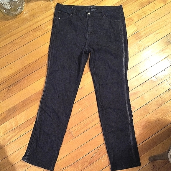 Simon Chang Black Denim Jeans With Black Leather Details On The Sides. Size 14. - Picture 1 of 13